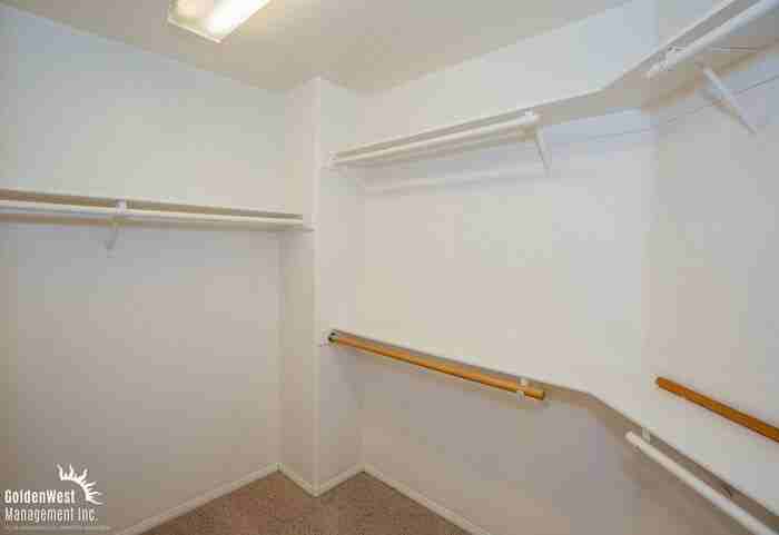 216 Mchenry St - Photo 6 of 11