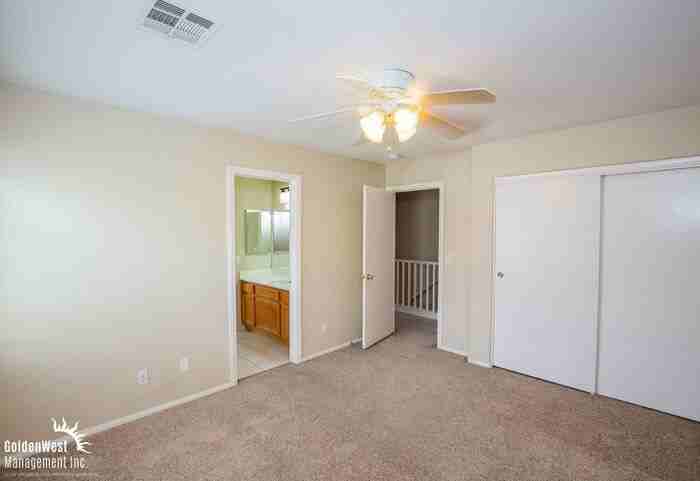 216 Mchenry St - Photo 7 of 11