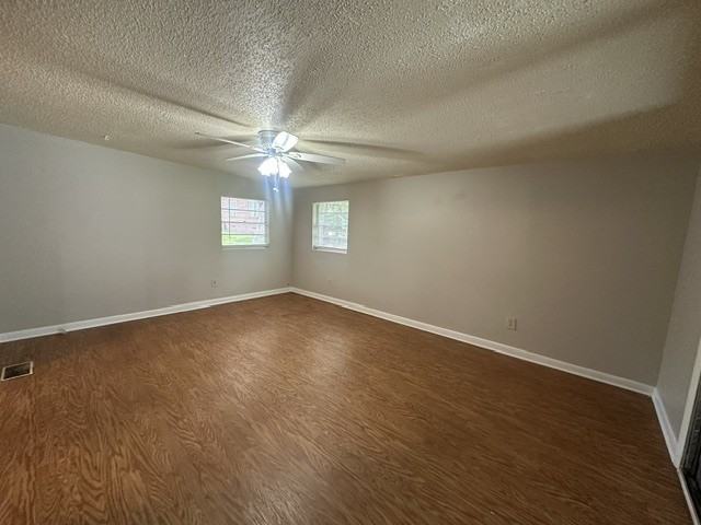 1328 Hamilton St - Photo 3 of 11