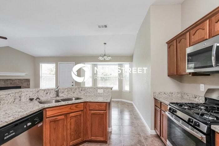 8430 Whitebrush - Photo 7 of 16
