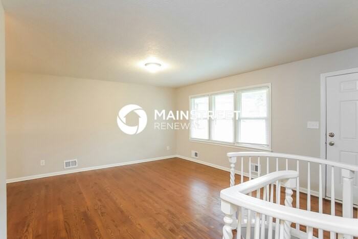 3627 S Emery St - Photo 5 of 17