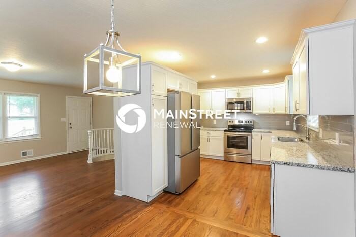 3627 S Emery St - Photo 6 of 17