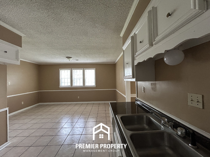8141 Misty Meadows Ln - Photo 5 of 19
