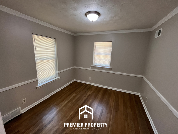 1873 Grovehaven Dr - Photo 2 of 26