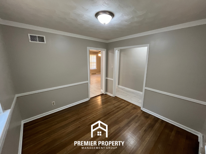 1873 Grovehaven Dr - Photo 3 of 26