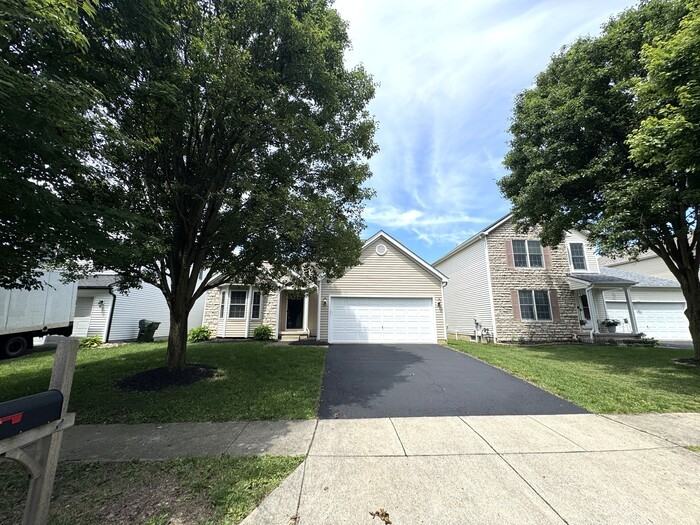 8613 Clover Glade Dr - Photo 2 of 40