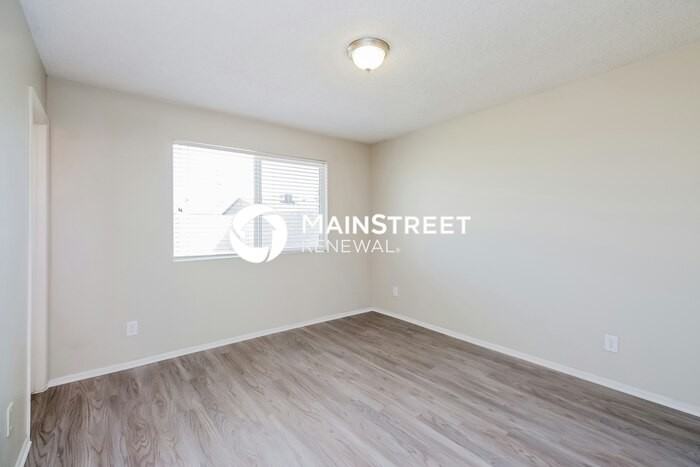 5808 W Holly St - Photo 7 of 16