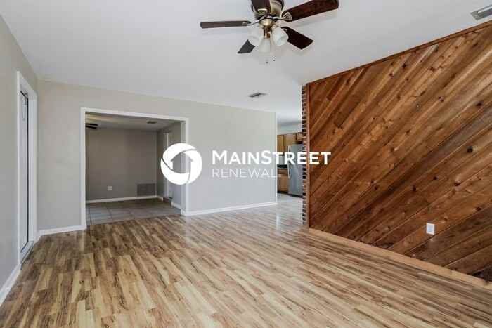 112 1st St - Photo 3 of 16