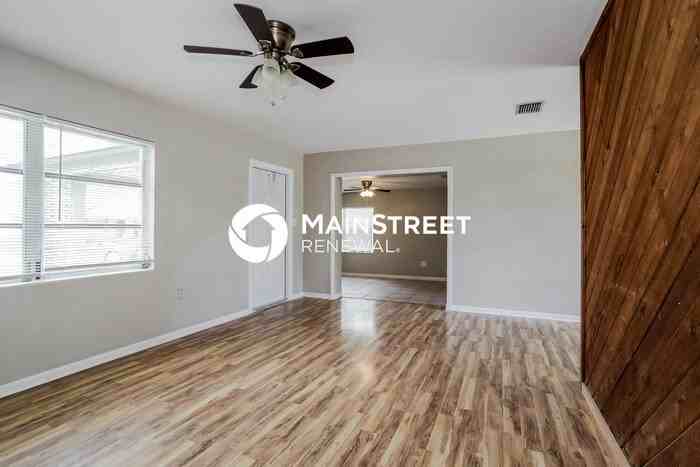 112 1st St - Photo 5 of 16