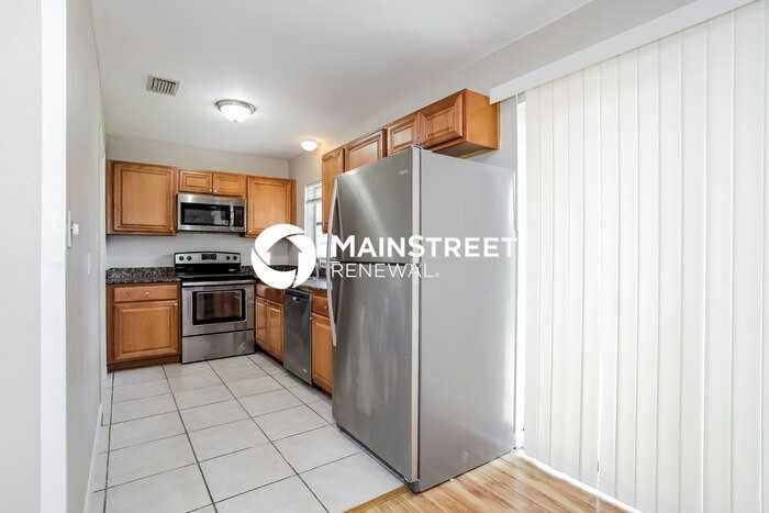 112 1st St - Photo 6 of 16