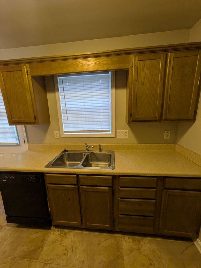 1327 14th Street Dr Ne - Photo 4 of 10