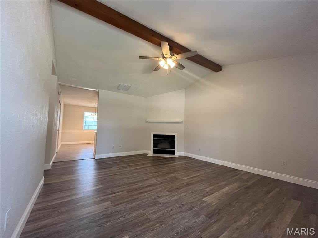 911 Terrace Ct - Photo 3 of 17