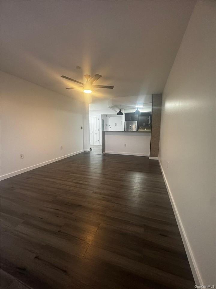 1490 Outlook Ave #2K - Photo 4 of 11