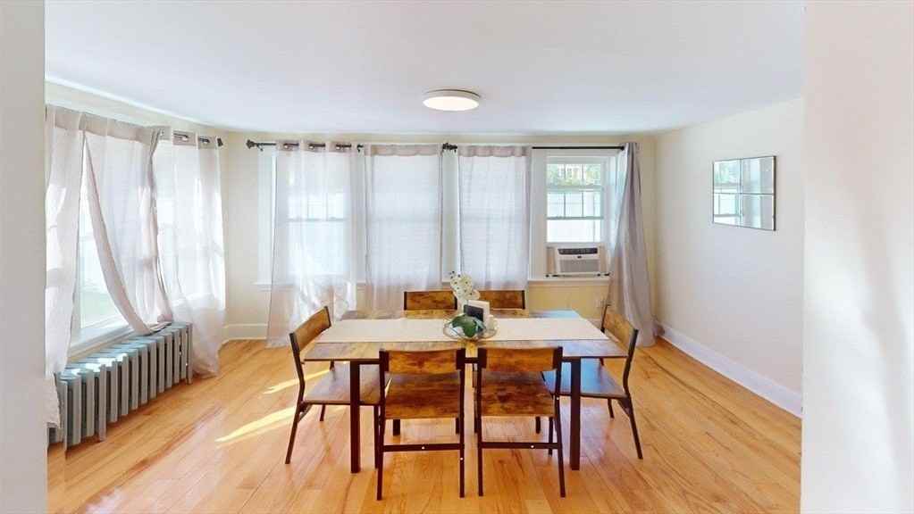 266 Webster St - Photo 4 of 29