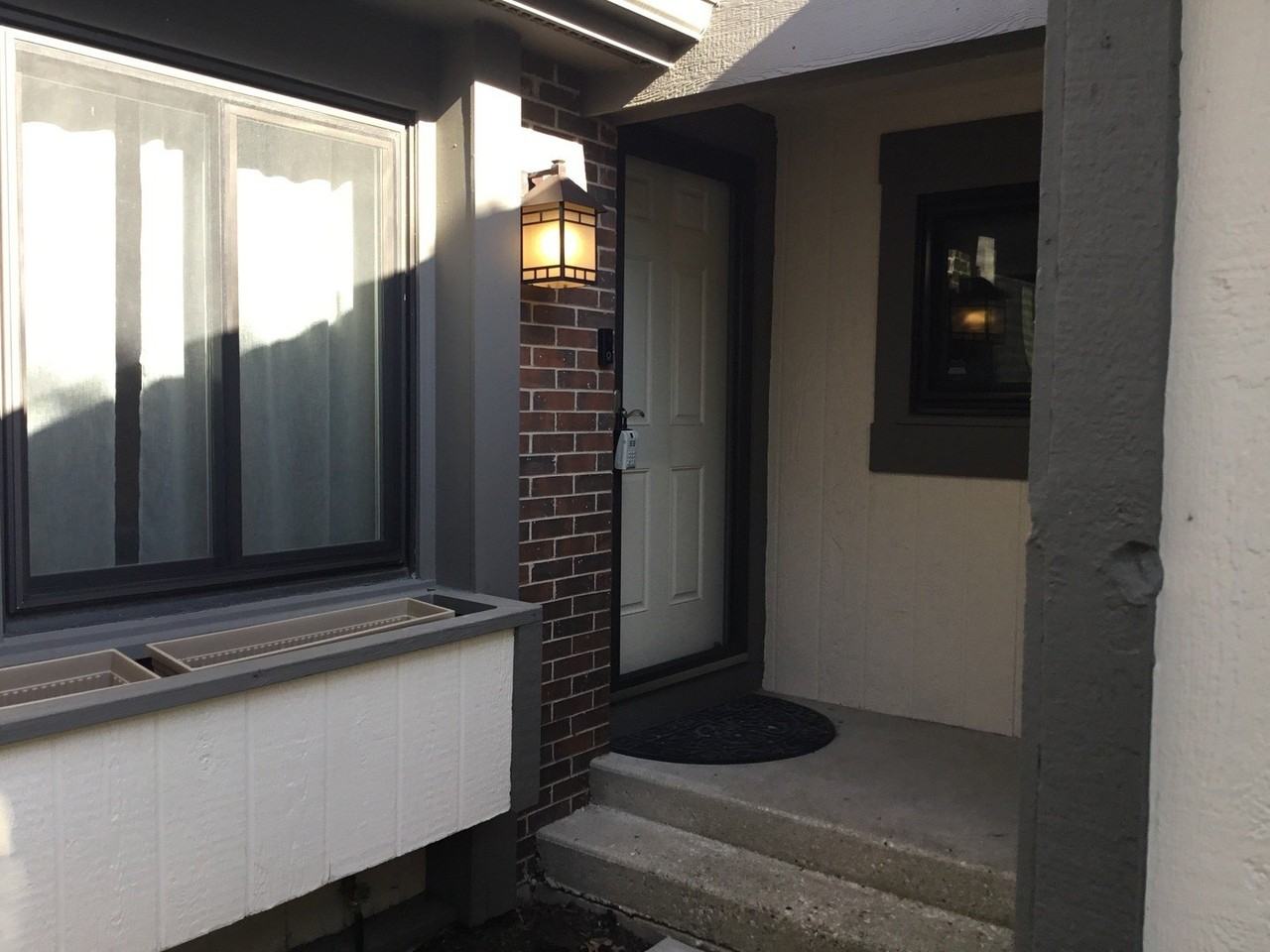 2508 Yarrow Ln - Photo 2 of 32