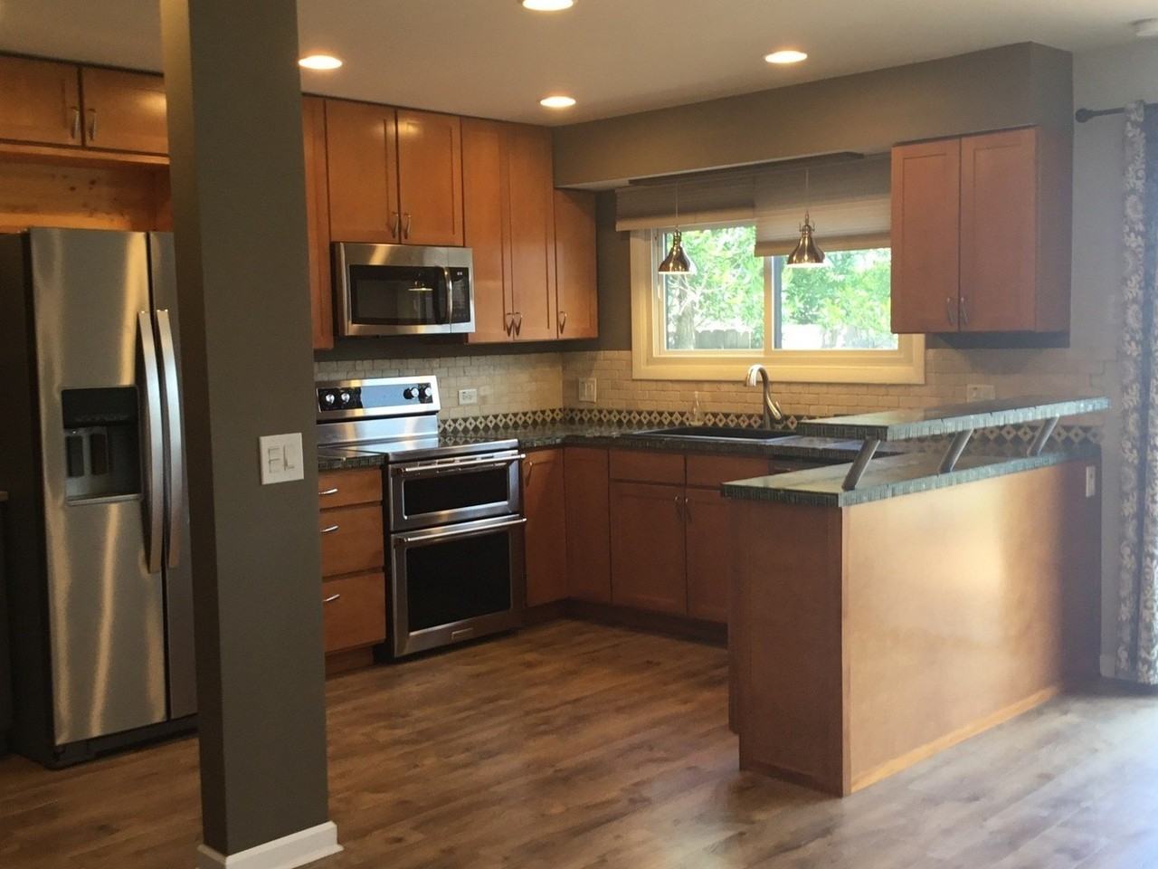 2508 Yarrow Ln - Photo 6 of 32
