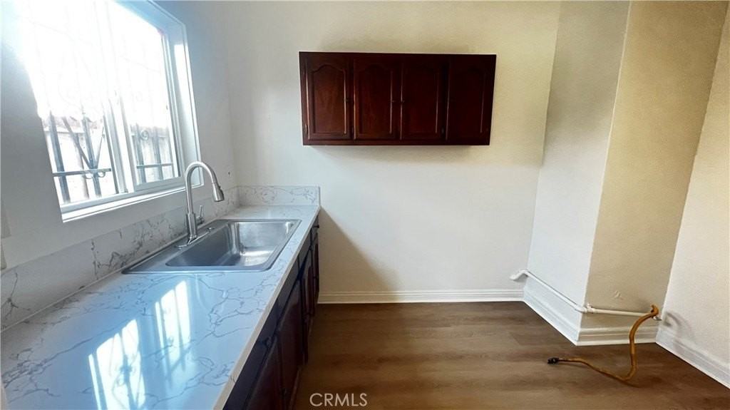 1421 Valencia St - Photo 6 of 10