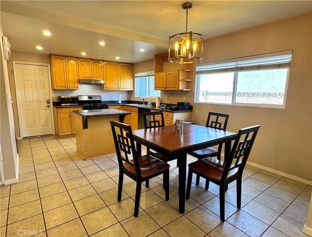 2065 Morley St - Photo 3 of 13