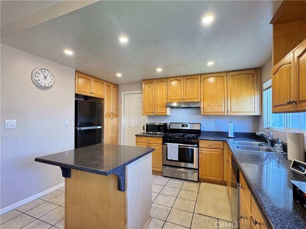 2065 Morley St - Photo 4 of 13