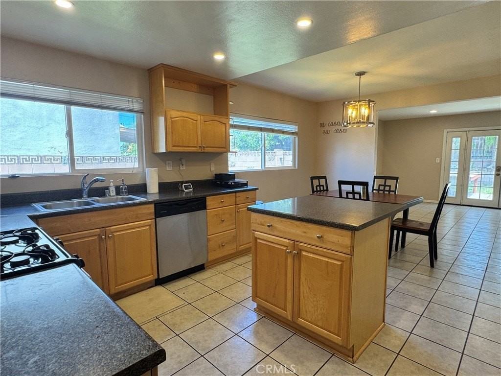 2065 Morley St - Photo 5 of 13