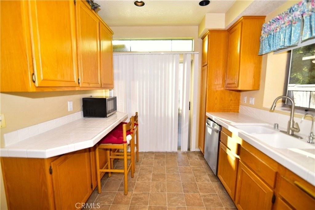 2090 Villa Del Lago Dr #B - Photo 6 of 22