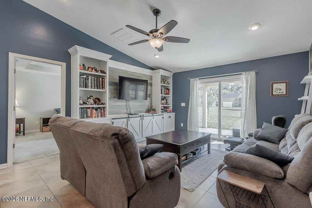 13328 Smithwick Ln - Photo 3 of 39