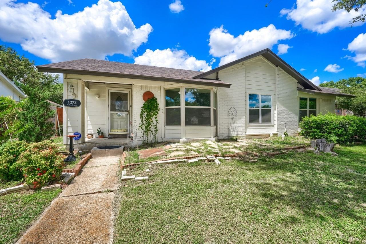 1273 Valencia Ln - Photo 2 of 25