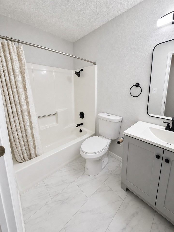 323 Towne House Ln - Photo 3 of 9