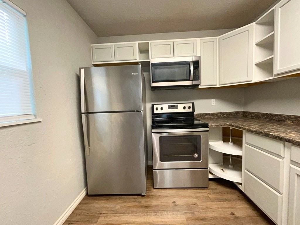 1713 Nw Irwin Ave - Photo 6 of 19
