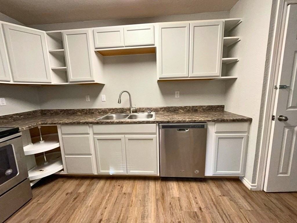 1713 Nw Irwin Ave - Photo 7 of 19