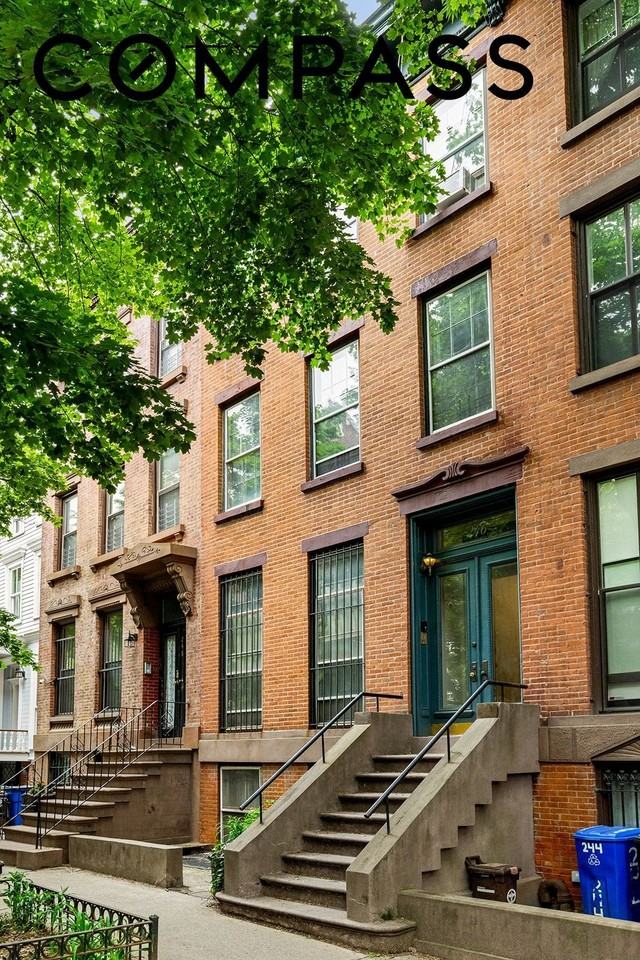 246 Cumberland St #2 - Photo 6 of 10