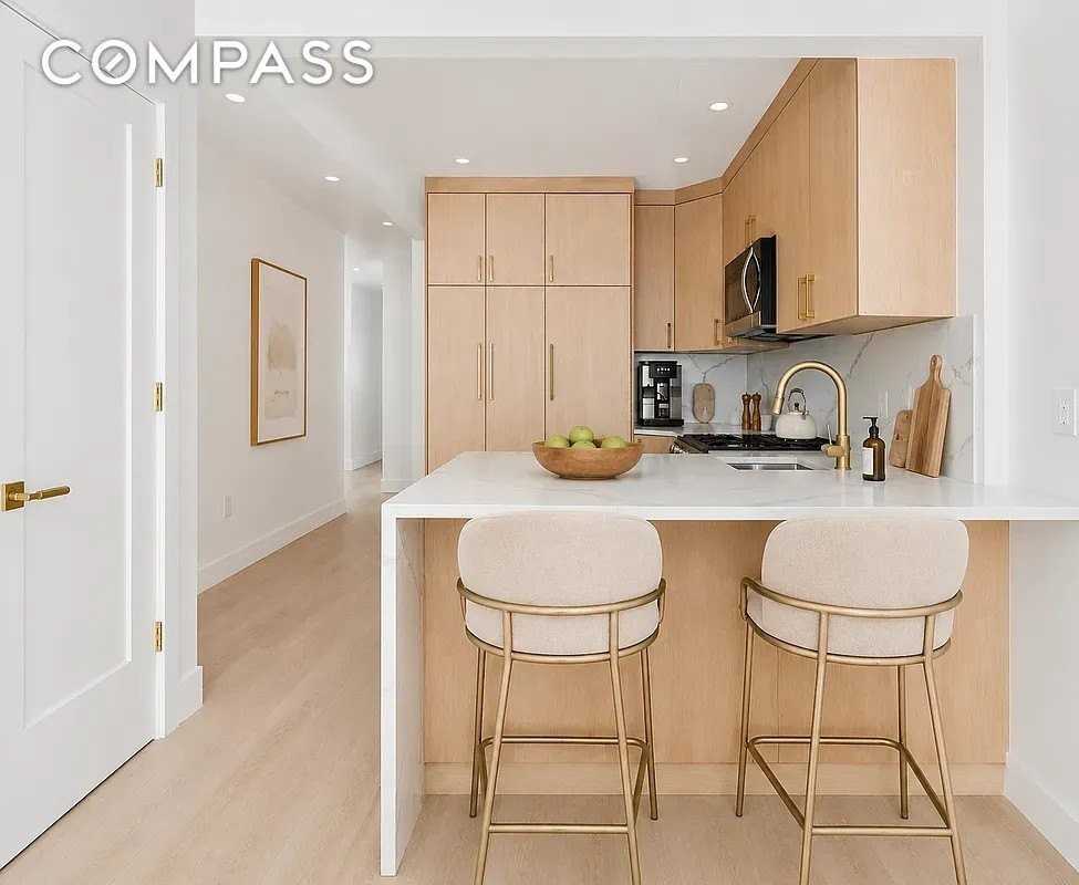 466 Bergen St #2 - Photo 4 of 15