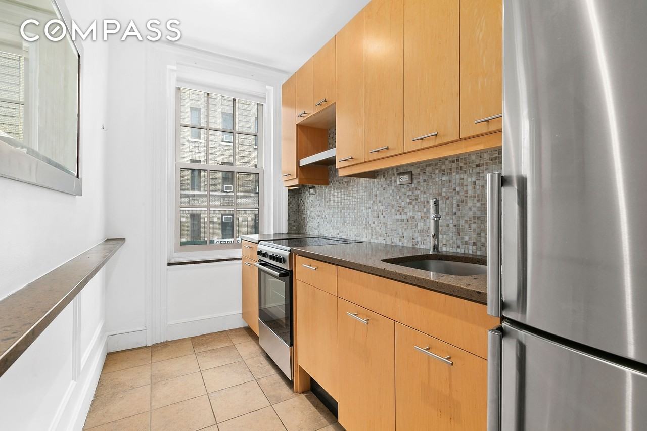 50 Charles St #2 - Photo 3 of 6