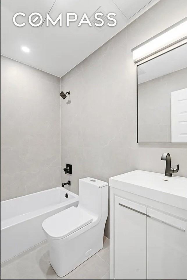 4529 47th St #2A - Photo 6 of 9