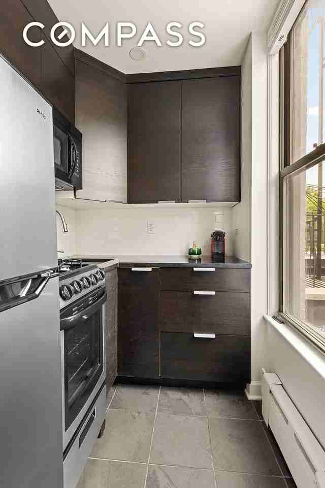277 Carroll St #1 - Photo 3 of 6