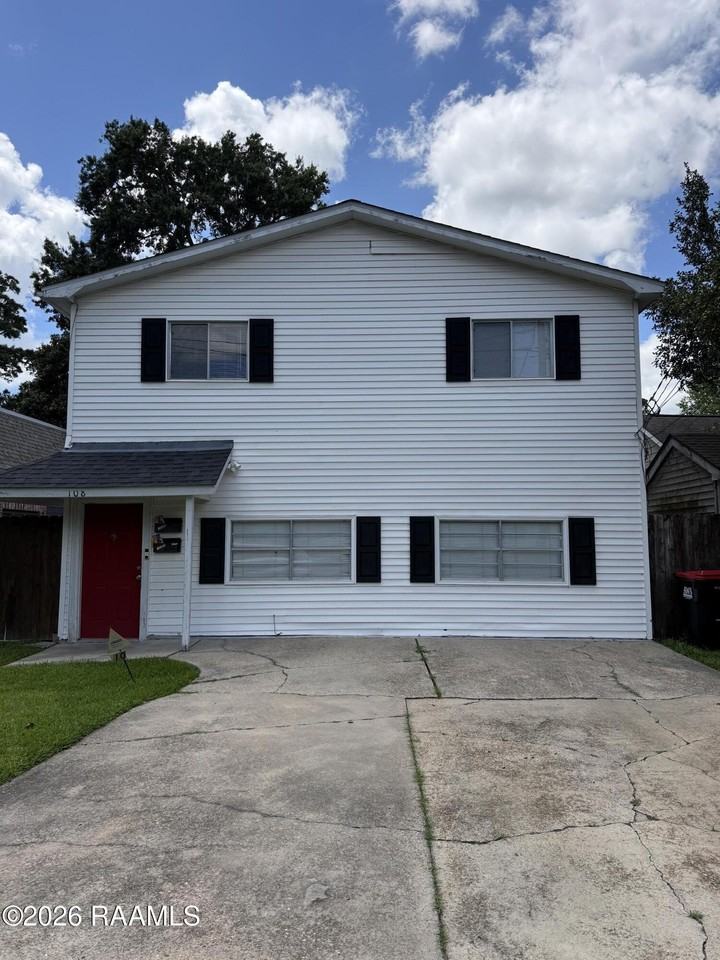 108 Ray Ave