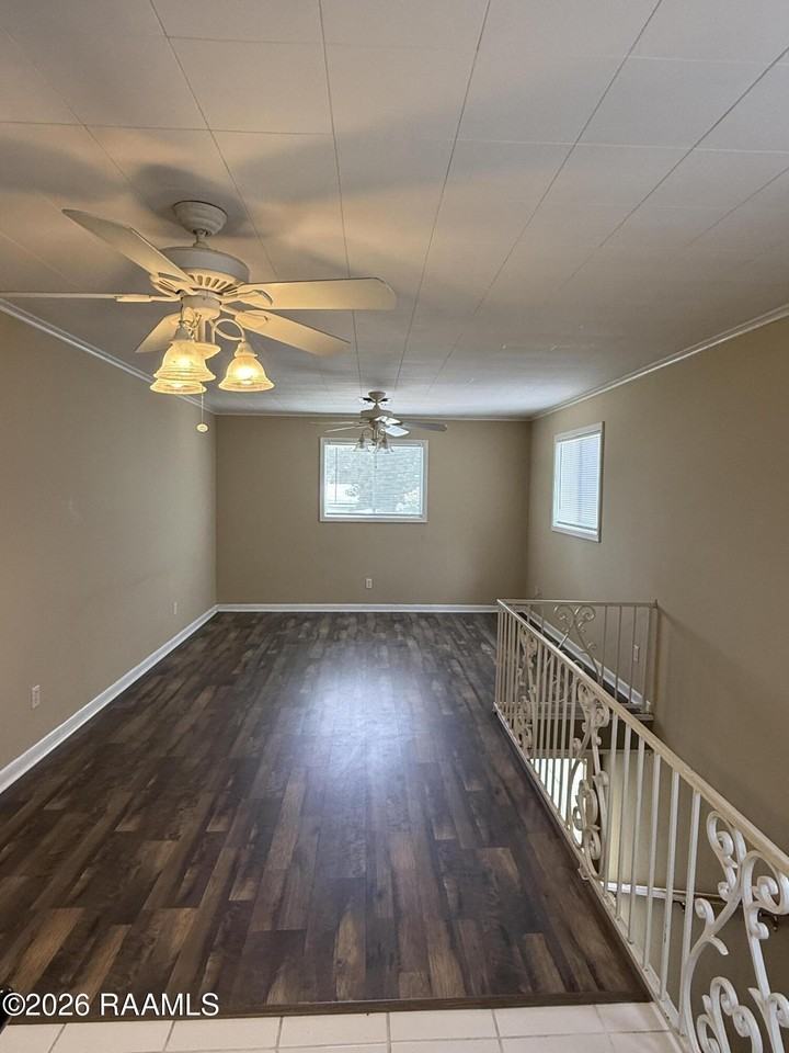 108 Ray Ave - Photo 6 of 14