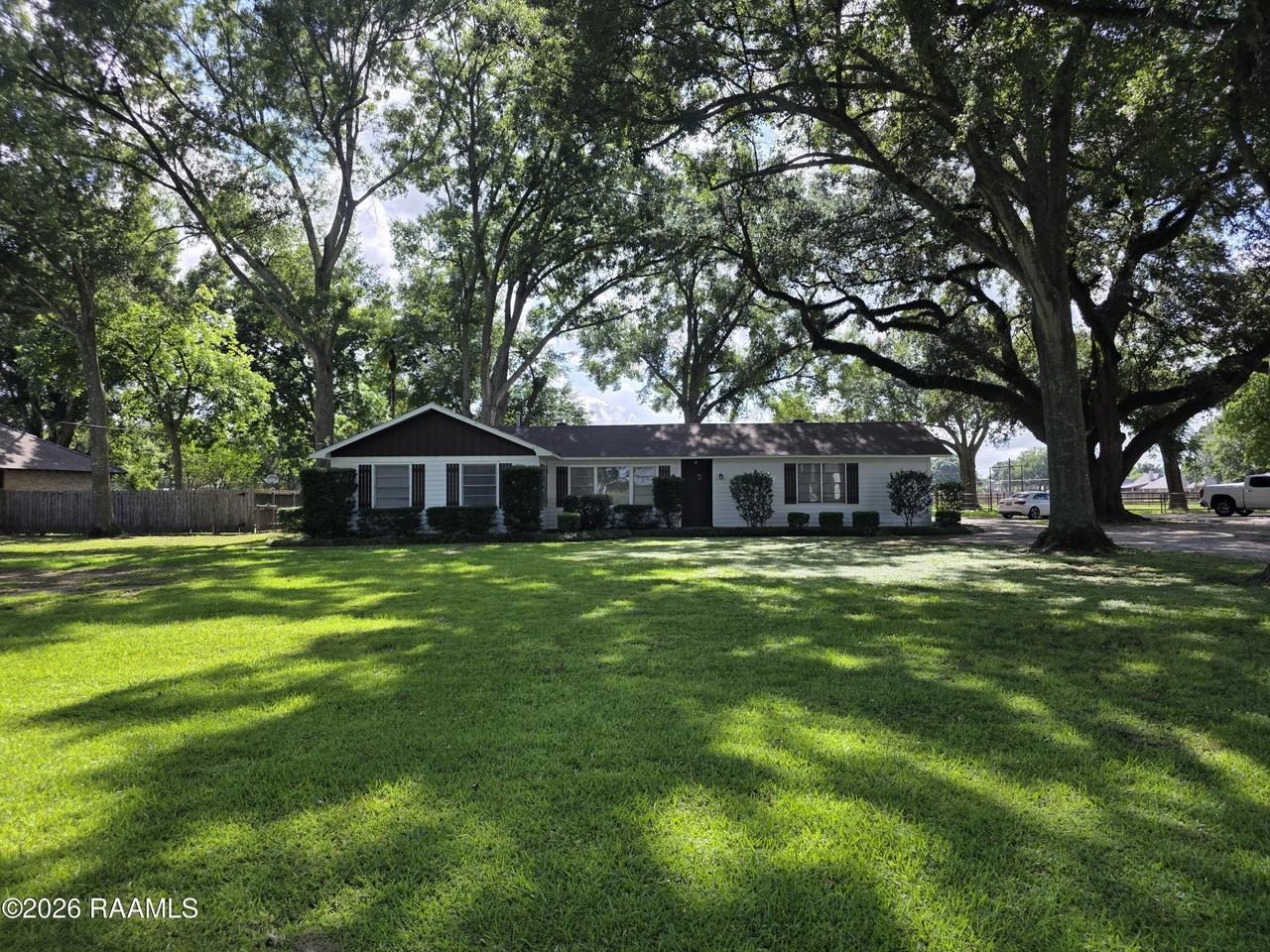 820 Westgate Rd - Photo 2 of 13