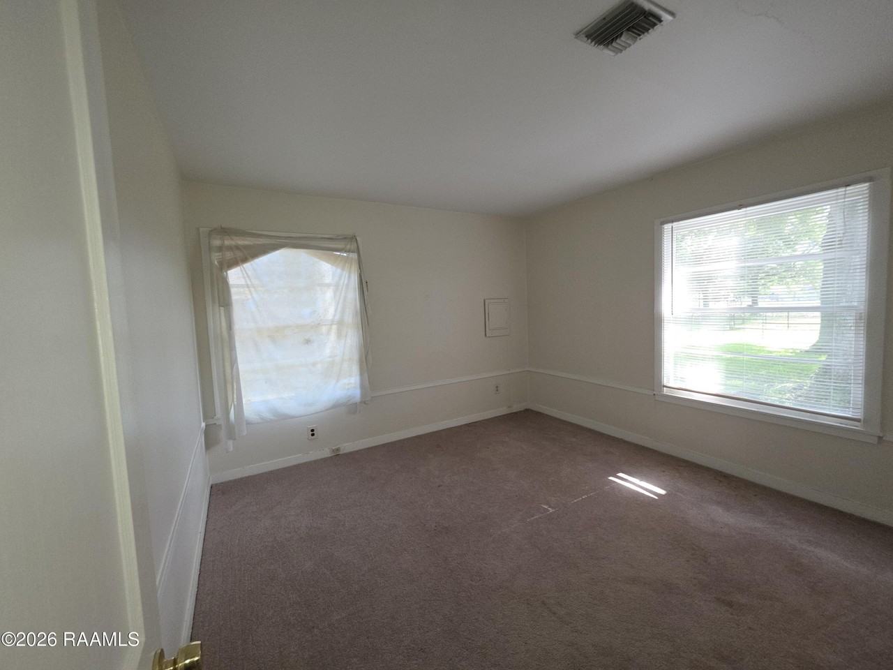 820 Westgate Rd - Photo 7 of 13