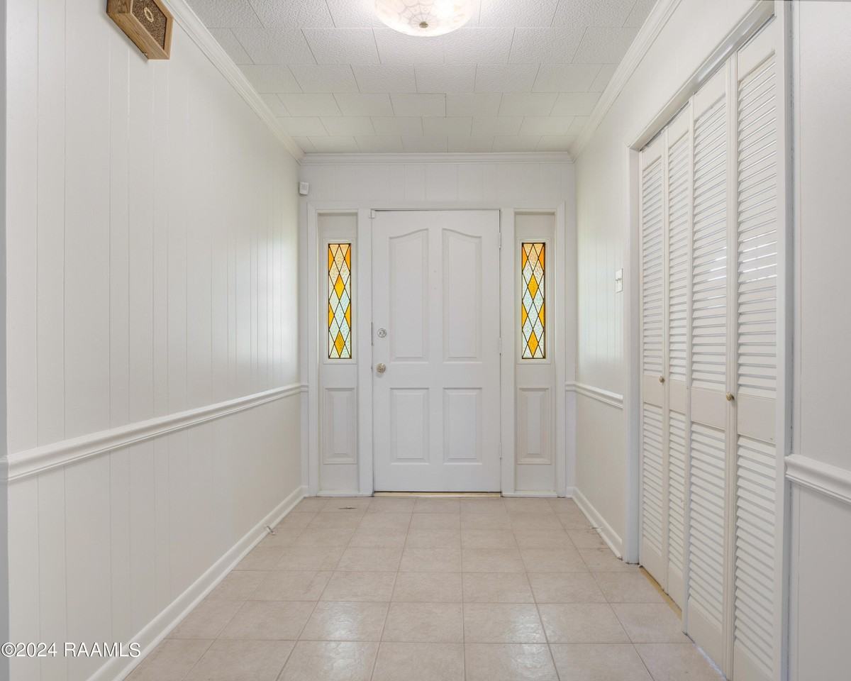 512 Monarch Dr - Photo 3 of 26