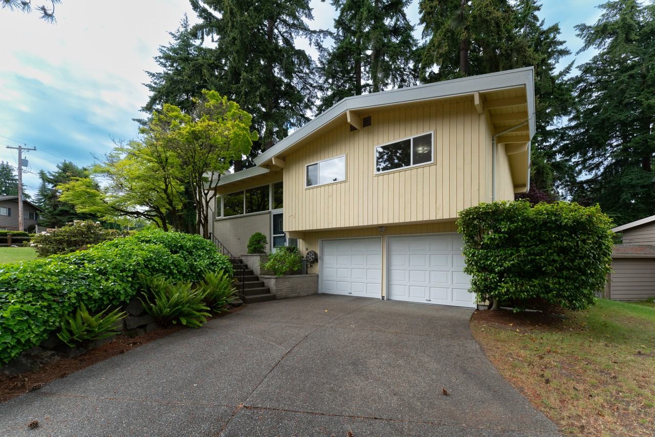 12647 Southeast 54th Street Bellevue WA 98006 #1 - Photo 2 of 42