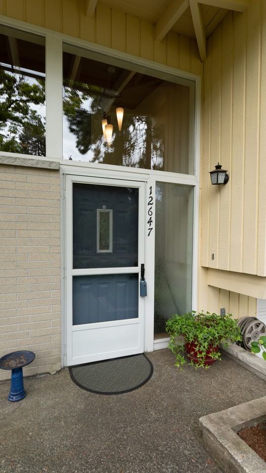12647 Southeast 54th Street Bellevue WA 98006 #1 - Photo 3 of 42