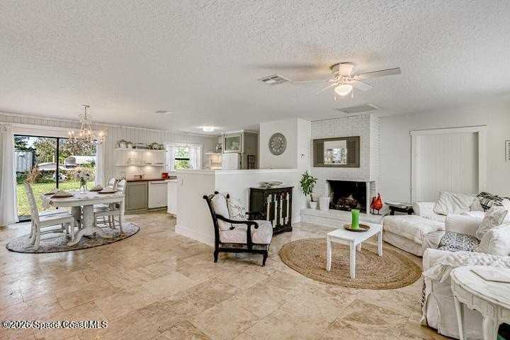 315 Kenzel Ct - Photo 2 of 14