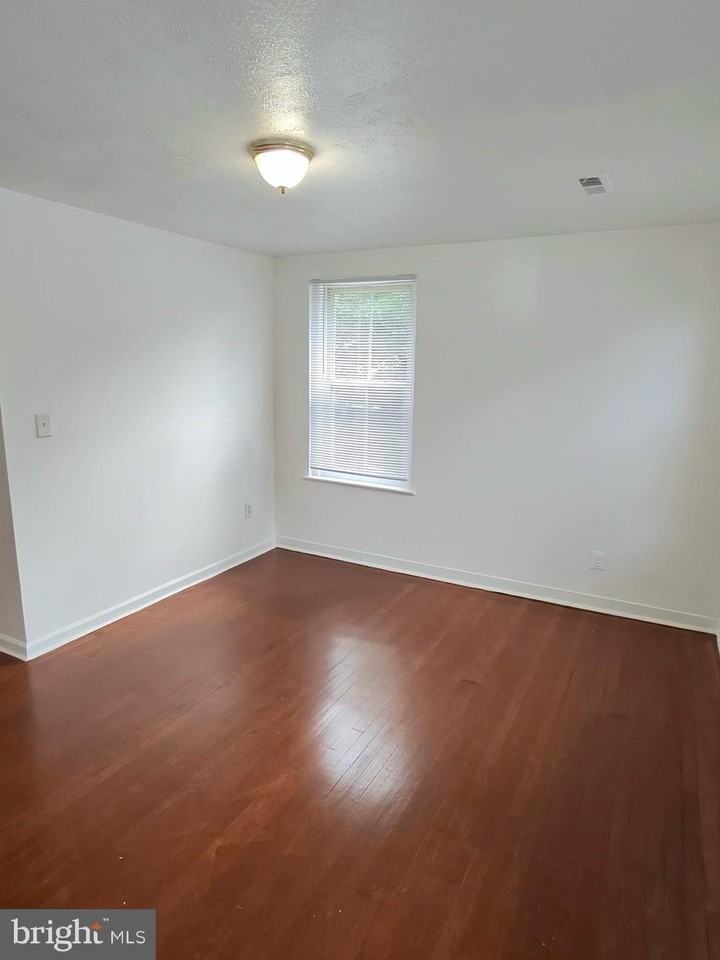 407 Lebaum St Se #1 - Photo 2 of 9