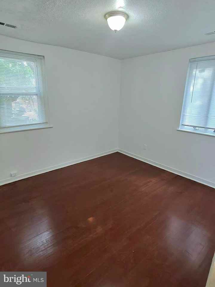407 Lebaum St Se #1 - Photo 3 of 9