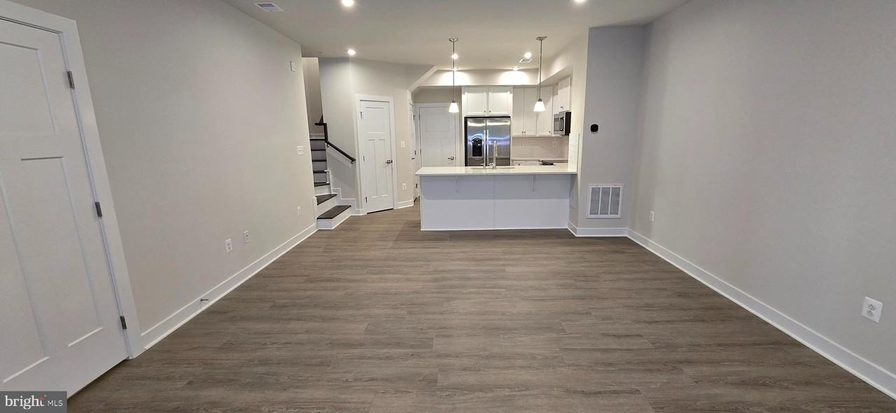 2542 Verona Pl Unit A - Photo 3 of 27