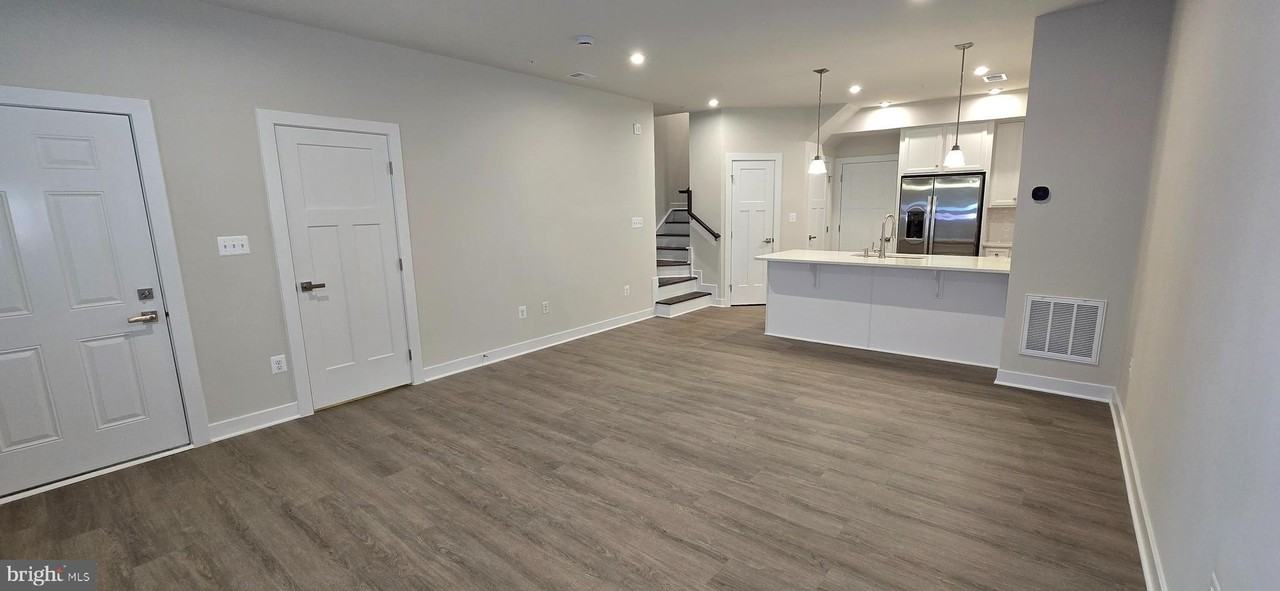 2542 Verona Pl Unit A - Photo 5 of 27