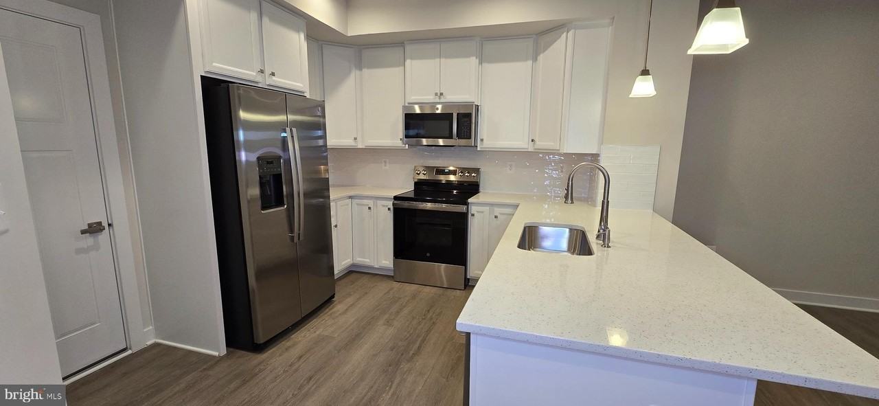 2542 Verona Pl Unit A - Photo 7 of 27