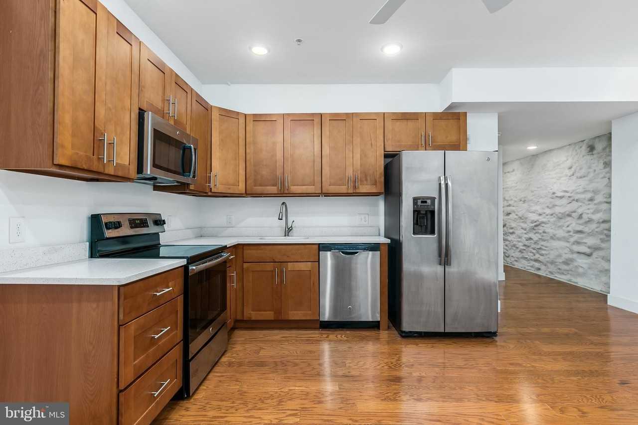 1639 Poplar St #LL2 - Photo 2 of 16