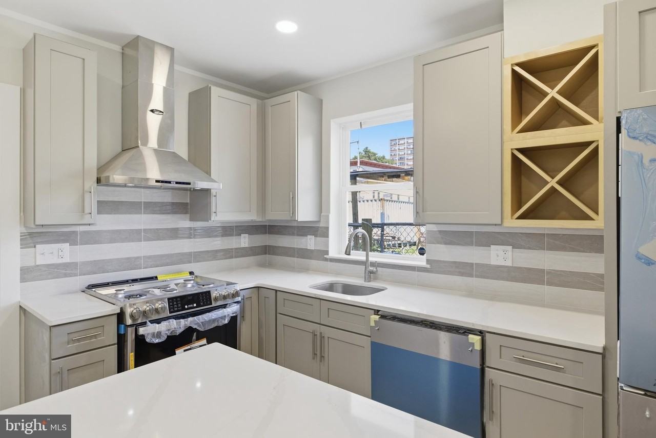 1511 W Flora St - Photo 4 of 41